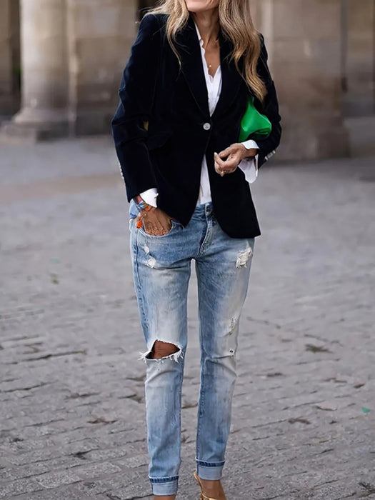 Luxe Velvet Blazer – Sleek, Sophisticated, and Effortlessly Chic